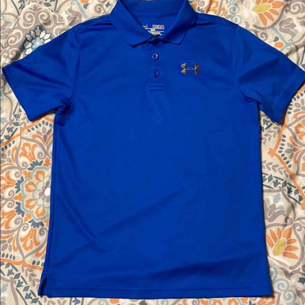 Short sleeve blue collared shirt